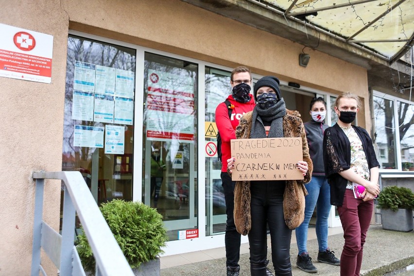 Opuścili zajęcia w szkołach oraz na uczelniach i poszli oddać krew. I krytykują Przemysława Czarnka 