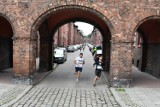 Silesia Marathon na Nikiszowcu. Zdjęcia biegaczy w najpiękniejszej dzielnicy Katowic