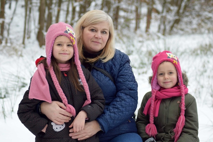 Pani Danuta Wąsowicz z wnuczkami