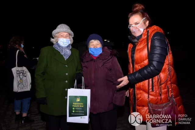 Dąbrowska Paka Dobra trafia do kolejnych mieszkańców Dąbrowy Górniczej Zobacz kolejne zdjęcia/plansze. Przesuwaj zdjęcia w prawo - naciśnij strzałkę lub przycisk NASTĘPNE