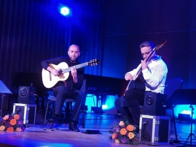 Pełech&Horna Duo podczas ubiegłorocznej edycji festiwalu zagrał znakomity koncert i zebrał od publiczności owacje na stojąco. W tym roku w sali koncertowej Szkoły Muzycznej w Gdyni zagrają równie utalentowani wirtuozi.