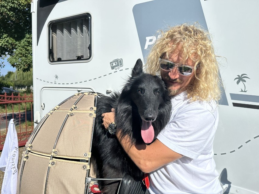 Jacek Borowski i pies Diego ruszają w rodzinną wyprawę. Razem z najbliższymi odwiedzą najpiękniejsze zakątki Europy [film, zdjęcia]