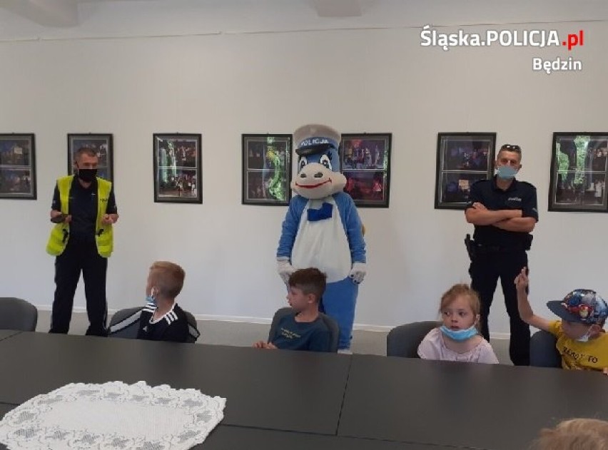 Wakacyjne spotkanie z policjantami  w Sławkowie