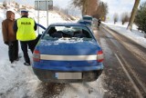 Gmina Pszczółki: 22-letni kierowca fiata potrącił rowerzystkę. Kobieta jechała prawidłowo [ZDJĘCIA]