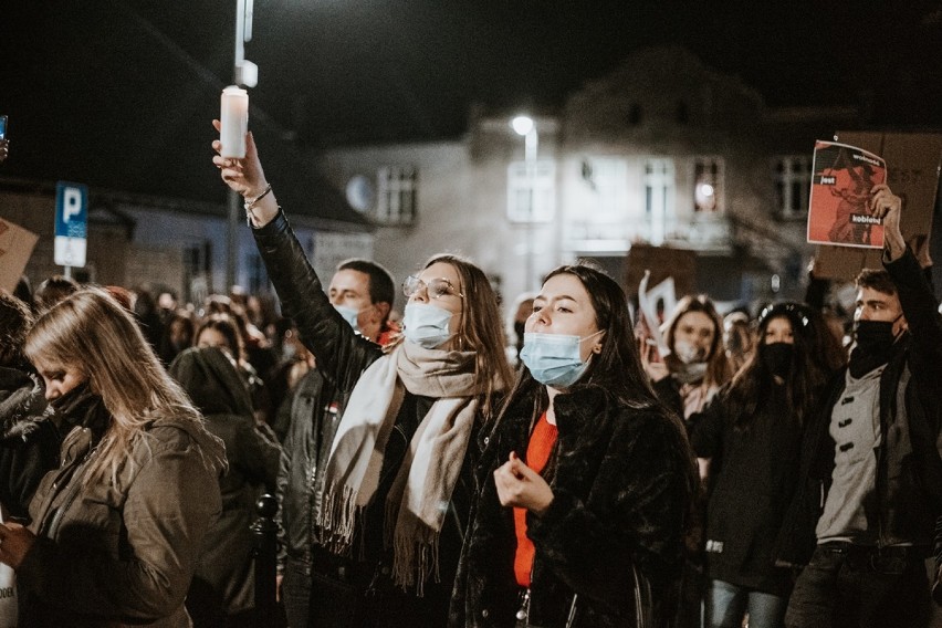 "To jest wojna!". Protesty nie słabną. Mieszkańcy Rogoźna ponownie wyszli na ulicę [CZĘŚĆ 2]