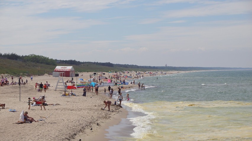 Prawdziwie letni dzień na plaży w Darłówku. W weekend może popadać [zdjęcia]