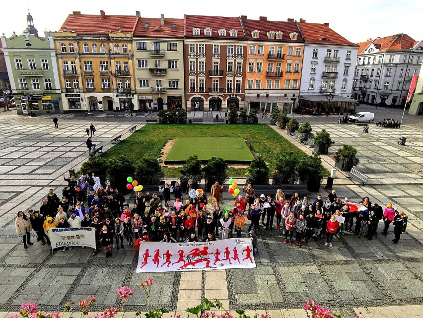 Tydzień Zdrowia z „Trójką”. 20 kaliskich szkół włączyło się do akcji. ZDJĘCIA