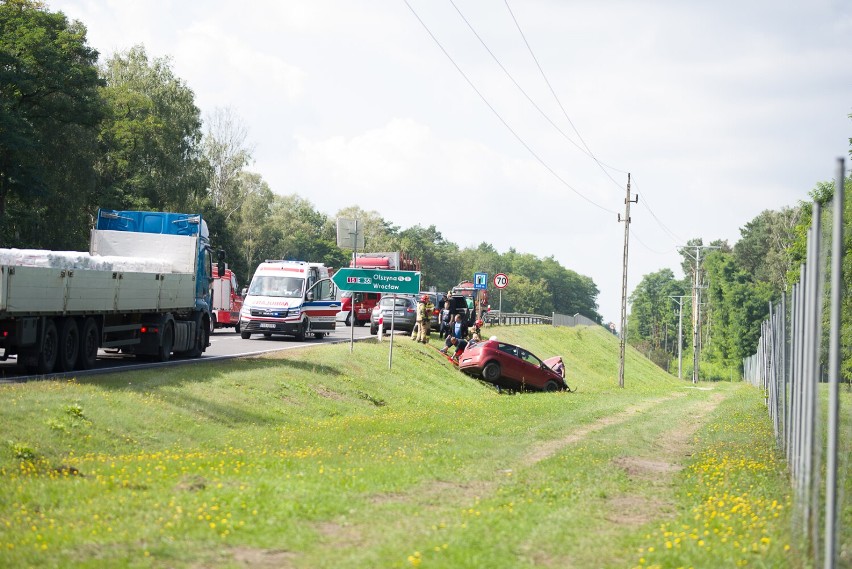 Wypadek przy zjeździe na DK 18 przed Królowem na trasie Żary...