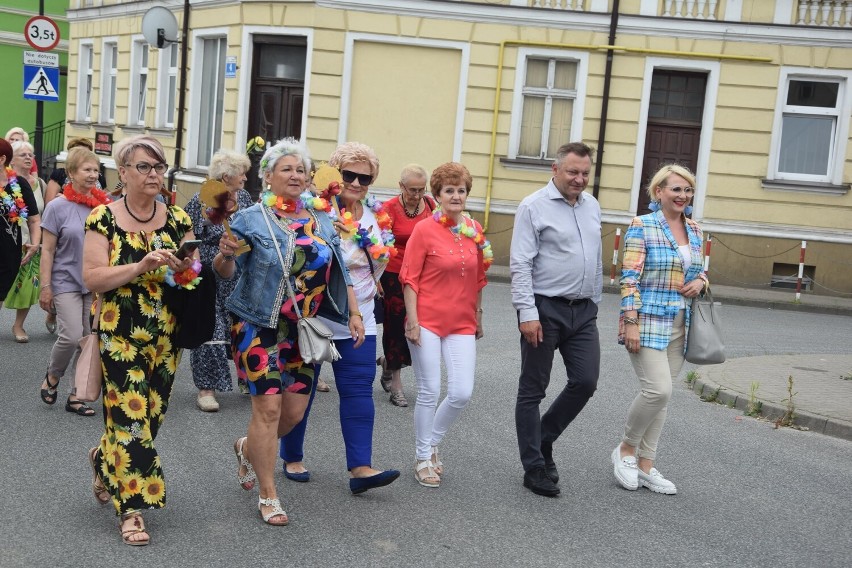 Juwenalia 2021 UTW Powiatu Sławieńskiego. Ulicami przeszedł barwny korowód [zdjęcia]