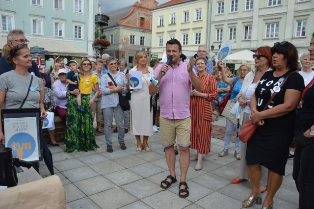 Wolne media - protest w Piotrkowie przeciwko lex TVN i w obronie wolnych mediów na Rynu Trybunalskim, 10.08.2021