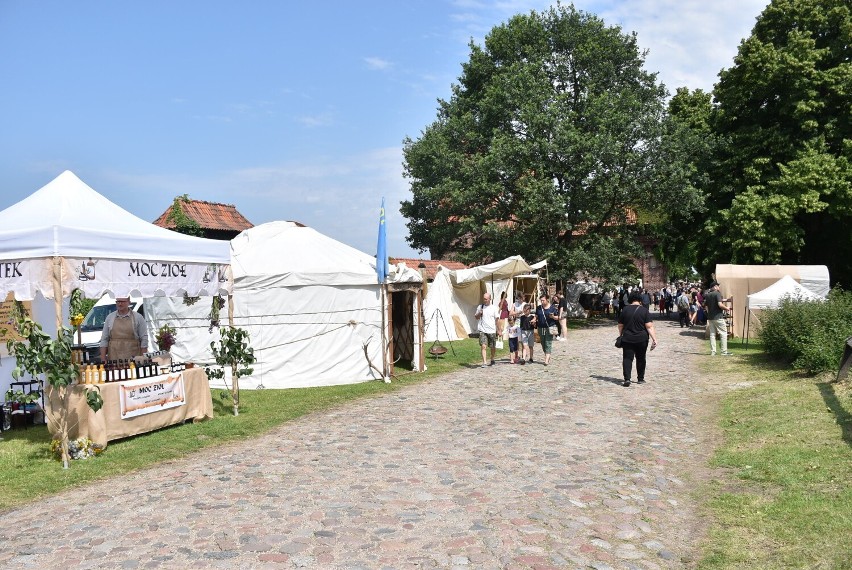 Oblężenie Malborka 2022 już trwa dookoła zamku. Rekonstruktorzy i wystawcy czekają na mieszkańców i turystów