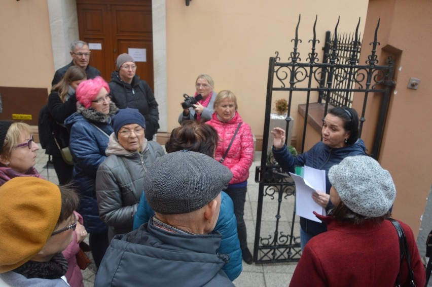 Śladami opolanek znanych i mniej znanych oprowadzała Beata...