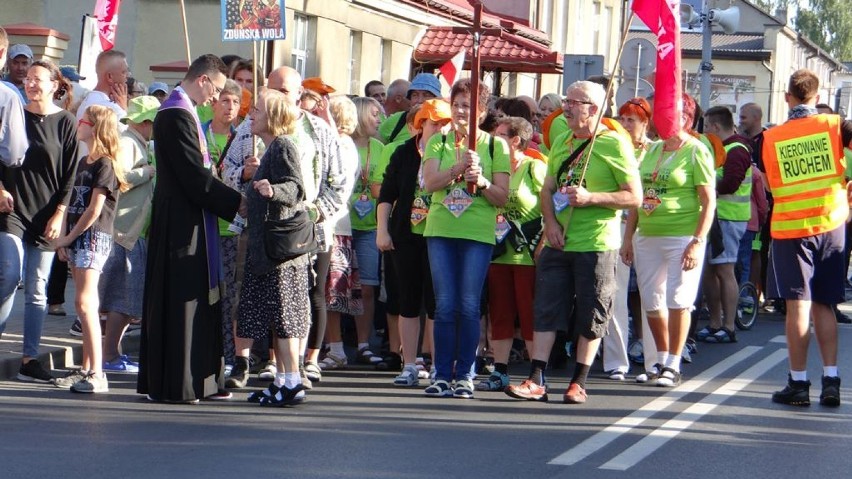 Bazylika w Zduńskiej Woli zbiera pieniądze na zorganizowanie pieszej pielgrzymki na Jasną Górę