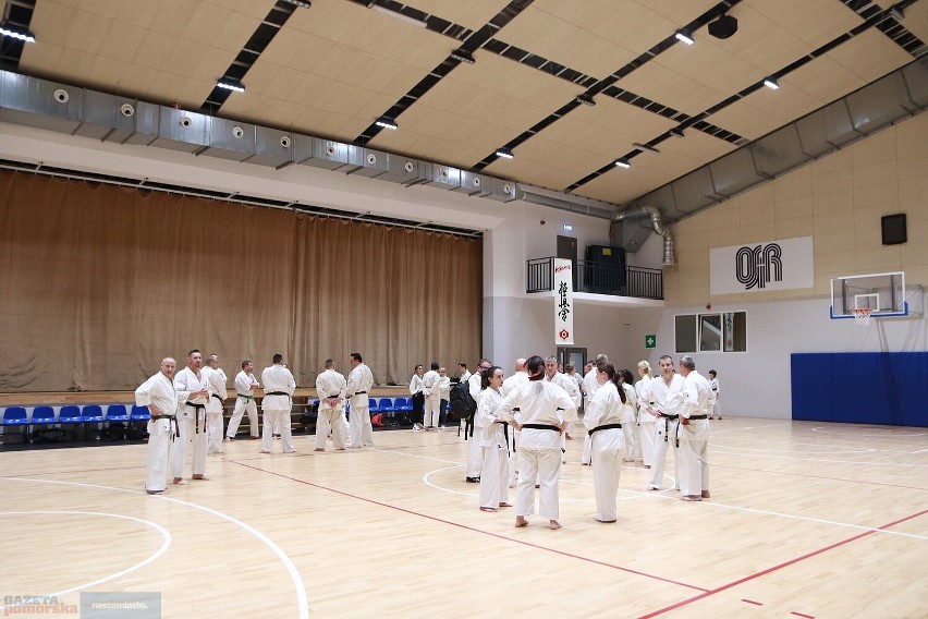 Trening karate kyokushin w hali OSiR we Włocławku -...