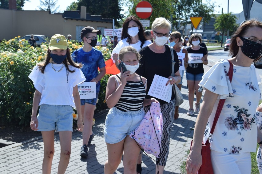 Spora grupa powiedziała dziś stanowcze "nie" planom...