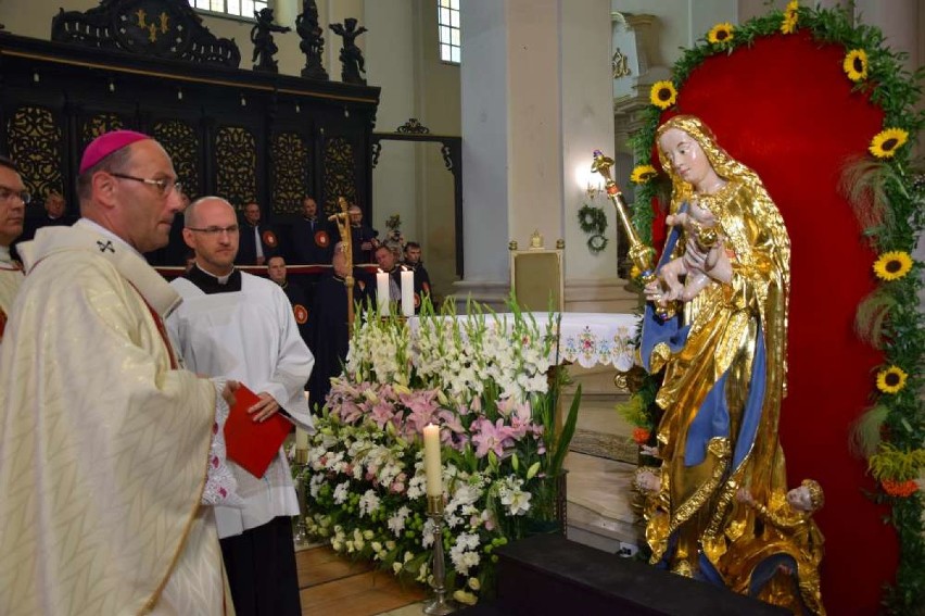 Ukoronowanie figury Maryi w Wągrowieckim klasztorze