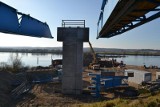 MOST W BUDOWIE. Budowa mostu pod Kwidzynem. Jak postępują prace? [FOTO]