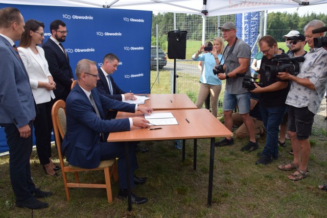 Lipiec 2021, podpisanie umowy na budowę łącznika obwodnicy Szczecinka. W maju 2022 składany jest wniosek o ZRID