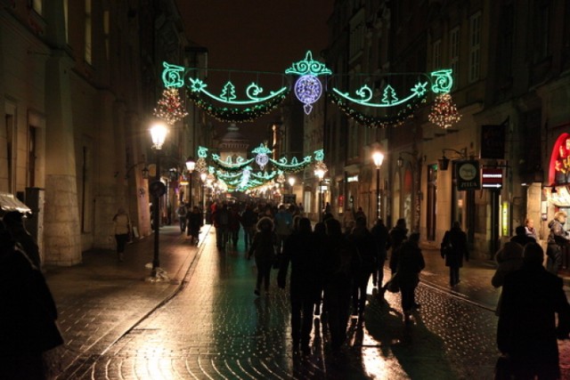 Iluminacje świąteczne w Krakowie prezentują się całkiem okazale.