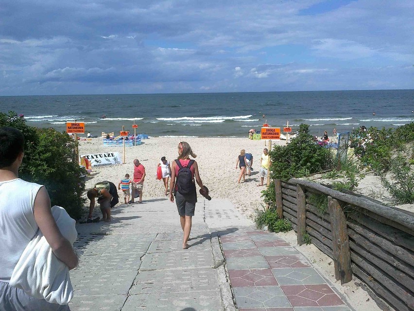 Trójmiasto. Plażowicze tarasują pas ruchu dla pojazdów ratowniczych