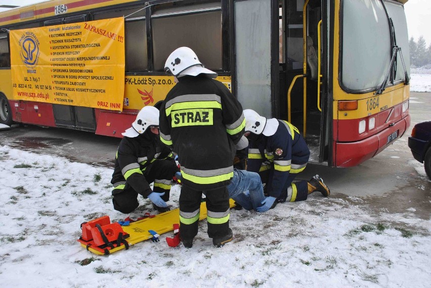 Autobus zderzył się z autem osobowym