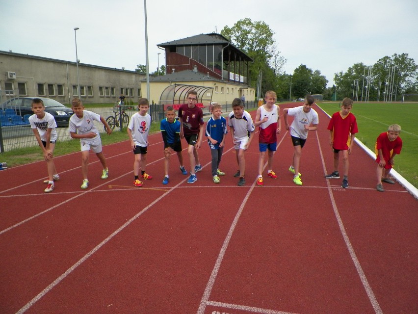 Lekkoatletyczne mistrzostwa powiatu dzieci [ZDJĘCIA]