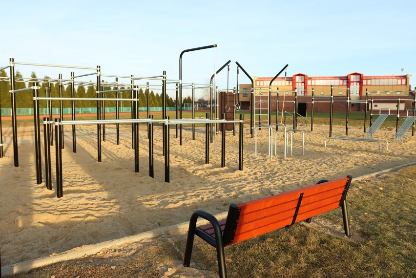 Świdnica. Plac do street workout’u na osiedlu Zawiszów gotowy! ZDJĘCIA