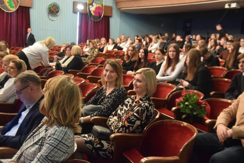 Liceum "Baczyńskiego" w Radomiu obchodzi 30-lecie. Był jubileuszowy koncert. Zobacz zdjęcia