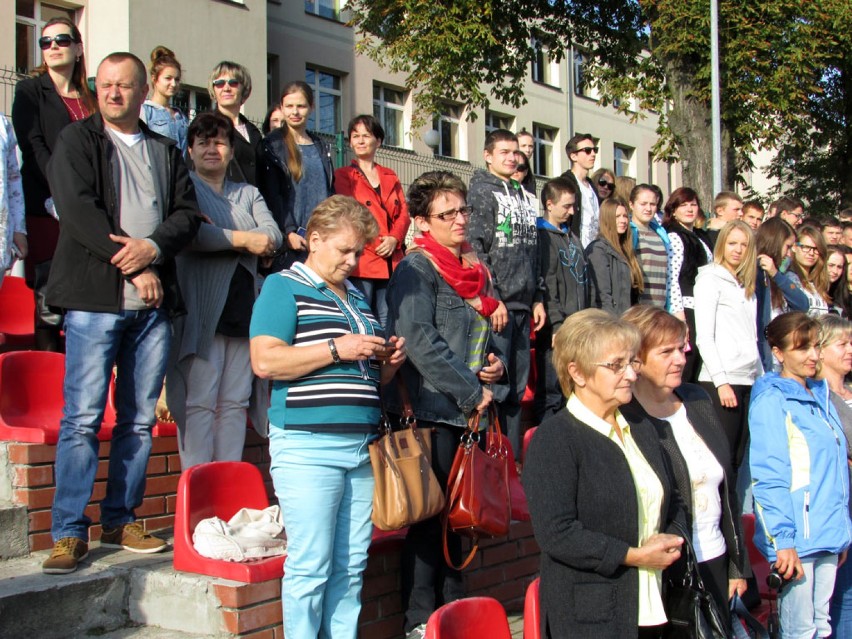 Ślubowanie klas pierwszych ZSTiO we Wrześni.