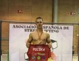 Sebastian Stepnowski z medalami Mistrzostw Europy w Street Liftingu w Sewilli