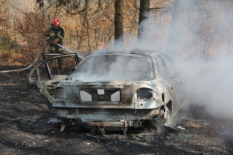 Syców: Napad na jubilera, pożar auta w lesie