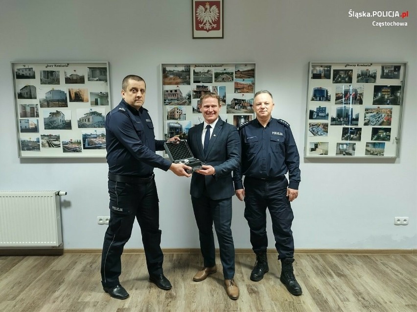 Nowy sprzęt dla policjantów z komisariatu w Kłomnicach