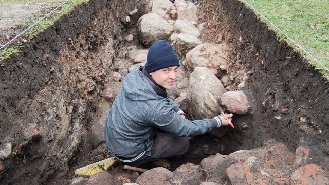 Zamek nad Wolbórką w Wolborzu - archeolodzy odkryli zabudowę zamkową