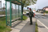 Gmina Oleśnica dezynfekuje przystanki autobusowe