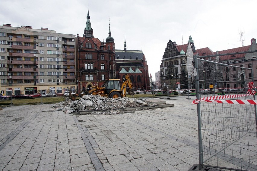 Demontaż pomnika Braterstwa Broni w Legnicy, to już pięć lat minęło, zobaczcie zdjęcia