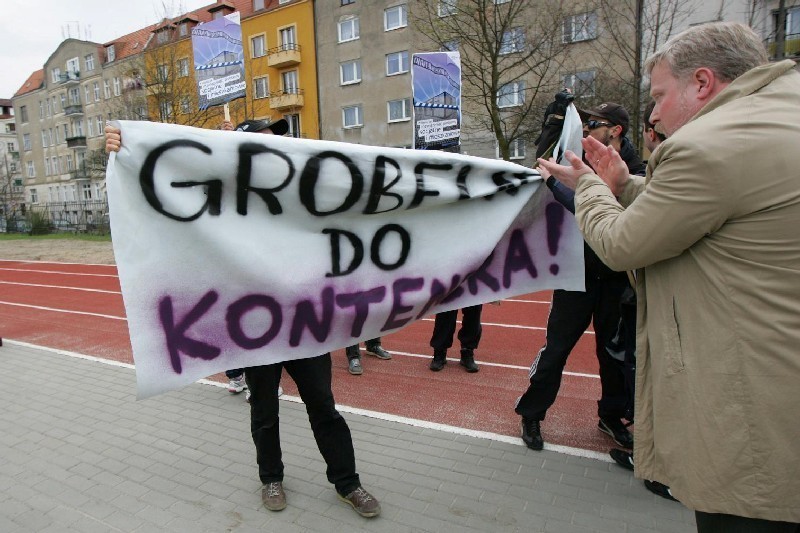 13 kwietnia - Anarchiści podczas otwarcia Orlika