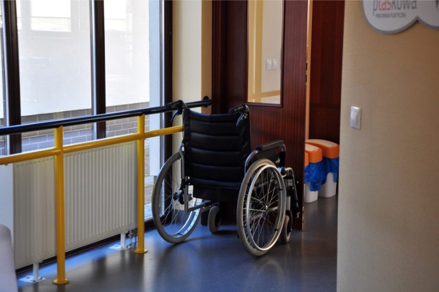 Mieszkańcowi powiatu wąbrzeskiego, posiadającemu znaczny stopień niepełnosprawności na przełomie września i października 2020 r. udało się ze wsparciem dofinansowania wyjechać na rehabilitację do ośrodka wczasowego "Feniks" w Jastrzębiej Górze