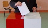 Agitacja polityczna przed lokalem wyborczym w Rogoźnie?