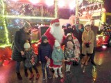 Święty Mikołaj gości w Starachowicach. Mieszkańcy zachwyceni! Zobacz film i zdjęcia