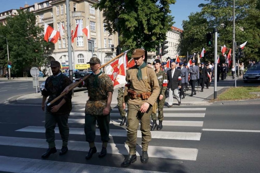 Głównym miejscem obchodów w Poznaniu był Pomnik Polskiego...