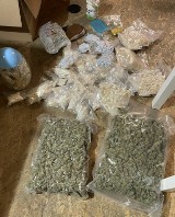 W domu 42-latka z powiatu wejherowskiego policjanci znaleźli prawie 14 kg narkotyków