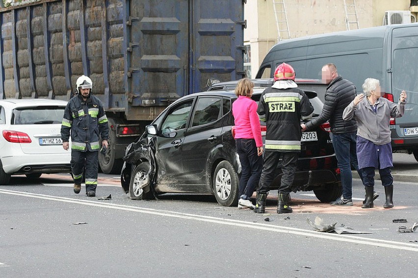 Wypadek na ulicy Wrocławskiej w Legnicy