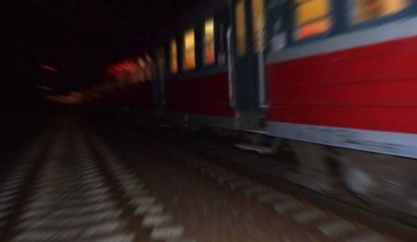 Tragedia na torach w Dąbrowie Górniczej. Pociąg potrącił śmiertelnie mężczyznę.