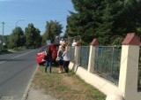 Kolizja w Rybniku: Auto nauki jazdy wjechało w ogrodzenie posesji 
