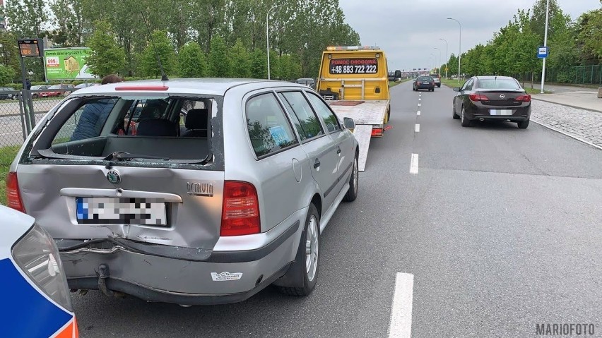 W czwartek po południu ciężarowe renault zderzyło się ze...