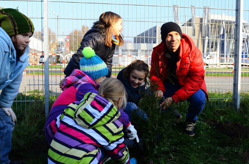 15 listopada 2013 r.

Mateusz Możdżeń wraz z dziećmi ze...
