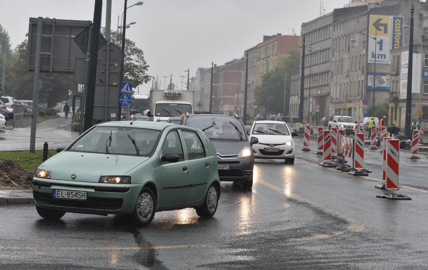 Trasa W-Z w Łodzi. Korki na skrzyżowaniu marszałków.