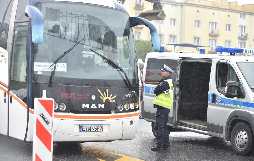 Trasa W-Z w Łodzi. Korki na skrzyżowaniu marszałków.