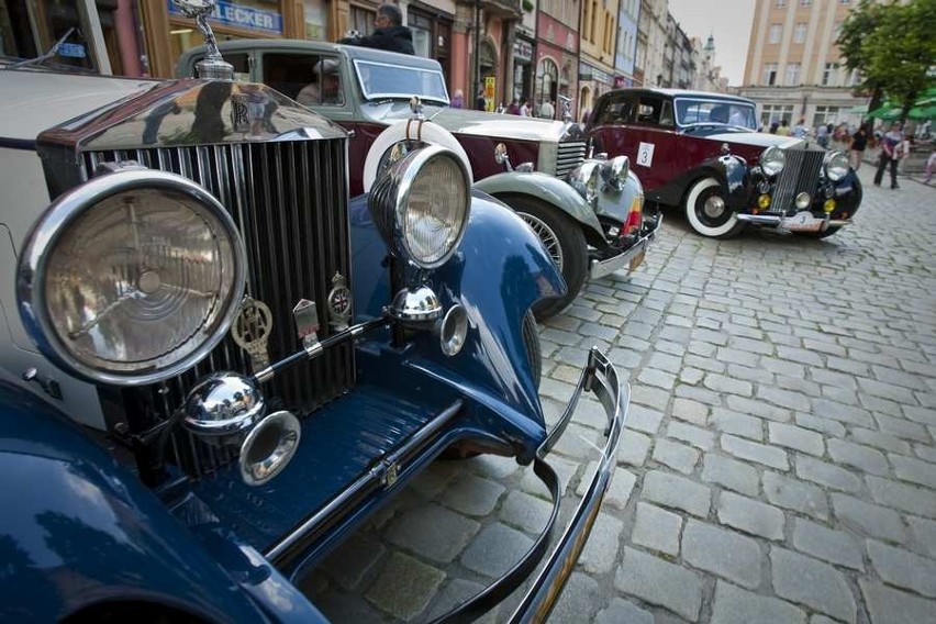 Świdnica,Wałbrzych: Zlot Samochodów Rolls Royce i Bentley (Zdjęcia)