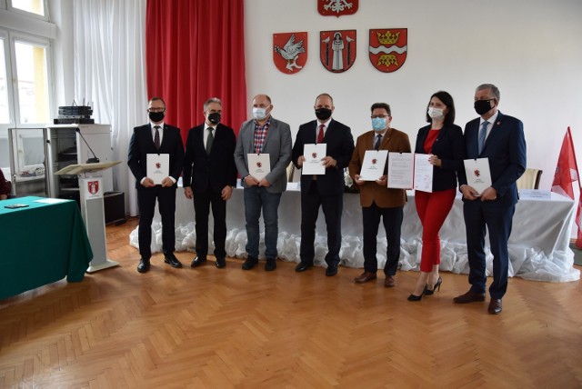 We wtorek 25 maja w Urzędzie Miasta Golubia-Dobrzynia podpisano kolejny dokument dotyczący wspólnej budowy obwodnicy Golubia-Dobrzynia i nowego ronda w mieście.